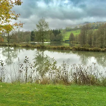 Des Etangs De Bairon Et Ses Environs בית נופש Sauville (Ardenne)